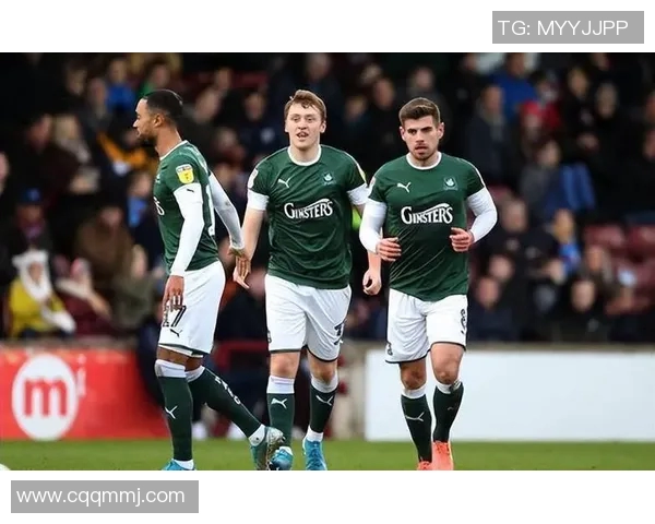 南部鲨鱼与流浪者的激烈对决揭示了球队实力与战术的较量