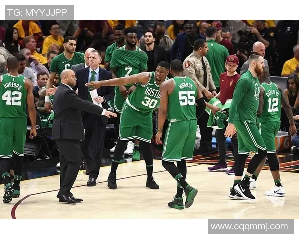 凯尔特人对阵鹈鹕精彩赛事回顾及央视直播信息分析