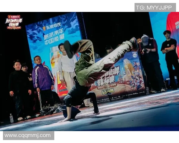 全国街舞大赛点评：深圳街舞队默契配合展现团队精神与舞技魅力